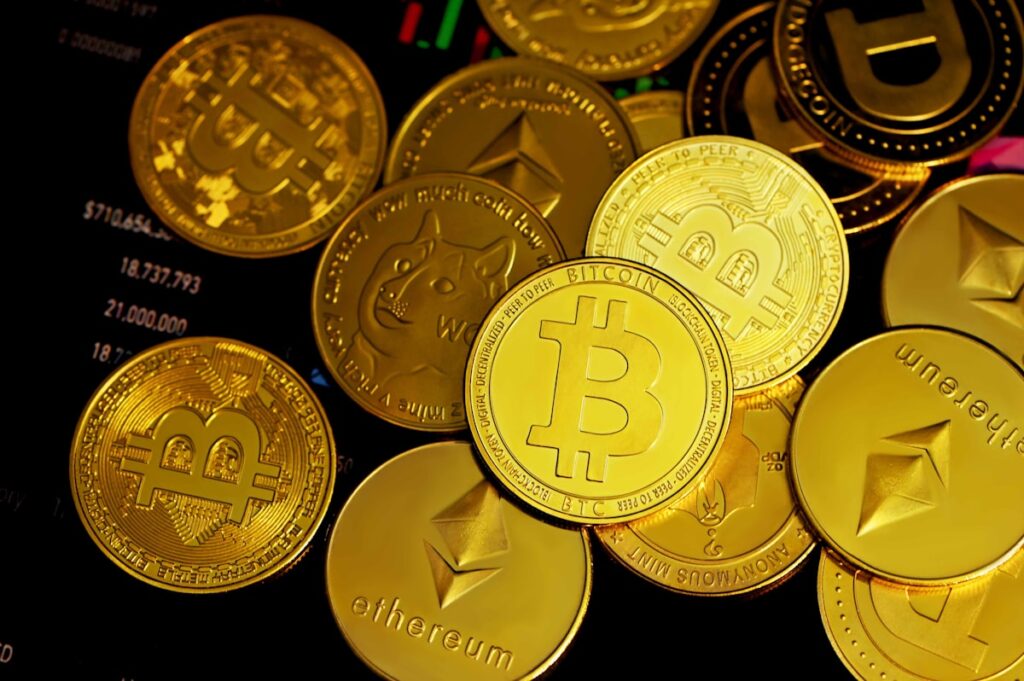 Биткоин по $75 000: кто держит, кто продаёт, и что будет до конца 2026 года